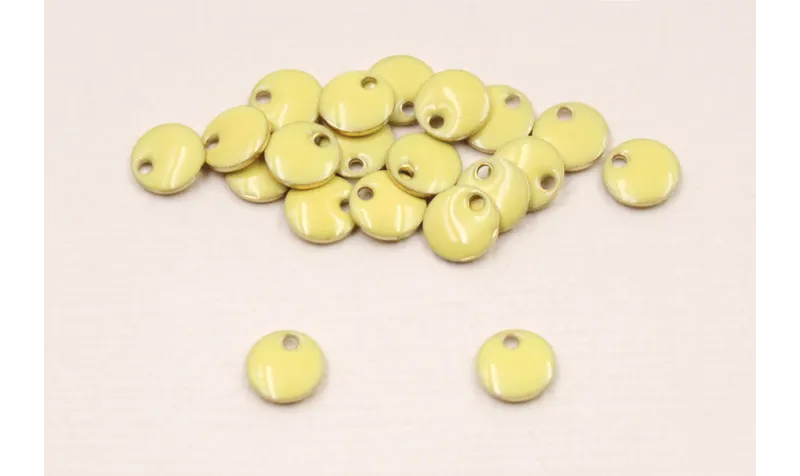 Cuenta Disco esmaltado 6mm Amarillo Pálido / Cuentas Metálicas de Latón / Zamak