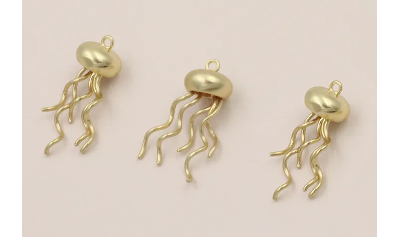 Medusa 10*4mm y 20mm Dorado Mate / Cuentas Metálicas de Latón / Zamak