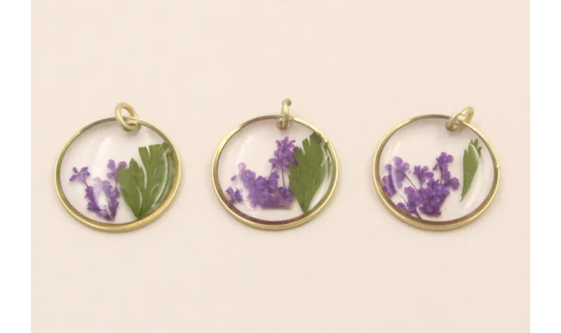 Colgante disco Cristal 14mm con Flores Moradas