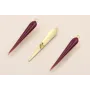 Colgante Cuña esmaltada 23*5mm Cardenal / Cuentas Metálicas de Latón / Zamak