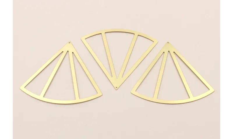 Colagnte Lámina abanico 57*62mm Dorado Mate / Cuentas Metálicas de Latón / Zamak