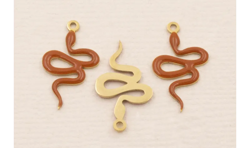 Colgante serpiente 18*10mm Esmalte Marrón