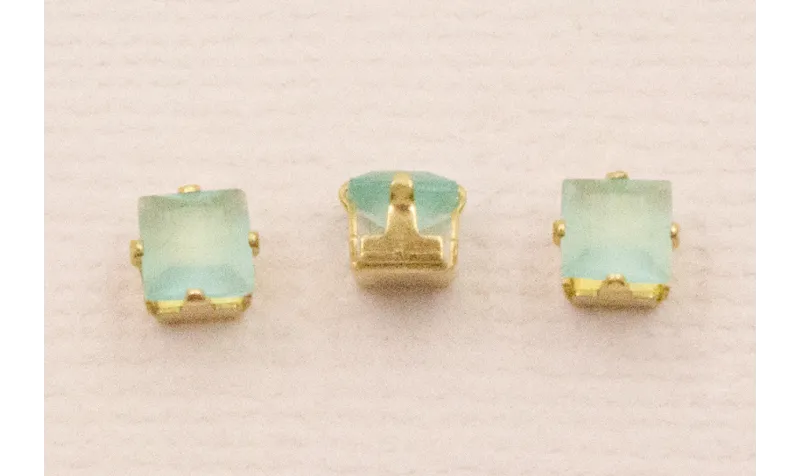 Cabujónn cristal  4*4mm color verde Opal