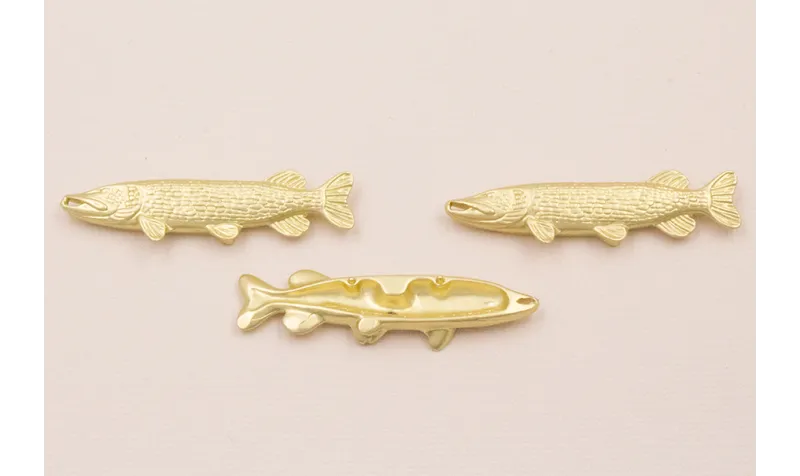 Colgante Pez 50*15mm Dorado Mate / Cuentas Metálicas de Latón / Zamak