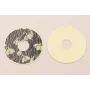 Disco 60mm  Oro Mate Flores Blanco y Negro / Cuentas Metálicas de Latón / Zamak