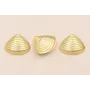 Colgante concha triangular rayada 32*26mm Oro Mate / Cuentas Metálicas de Latón / Zamak