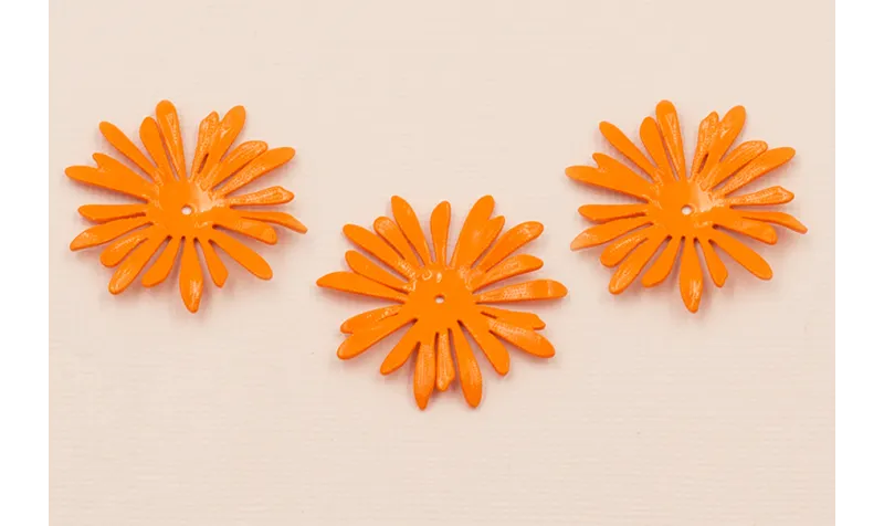 Flor Irregular esmaltada 33mm diametro Rosa Coral / Cuentas Metálicas de Latón / Zamak