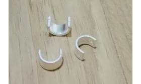 Pieza en U 8*6mm doble agujero Plata mate / Cuentas Metálicas de Latón / Zamak