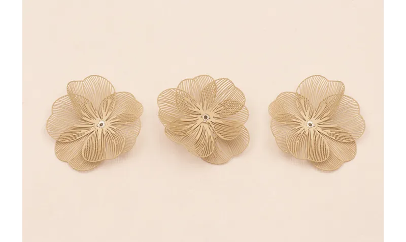Flor 35mm 6 pétalos moldeables Beige
