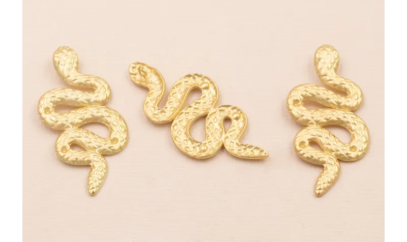 Colgante serpiente 40*20mm Oro Mate / Cuentas Metálicas de Latón / Zamak