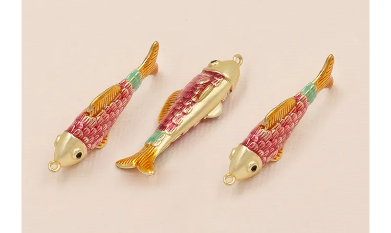 Colgante Pez 35*10mm Fuxia, verde y Naranja / Cuentas Metálicas de Latón / Zamak