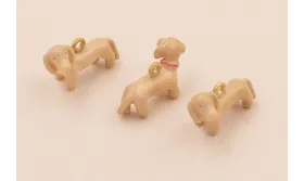 Colgante Perro 16*11mm Oro Mate y Crema / Cuentas Metálicas de Latón / Zamak