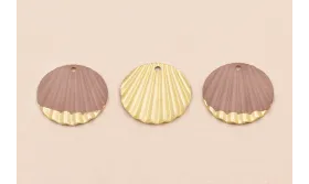 Concha estriada de 16mm Oro Mate y Morado / Cuentas Metálicas de Latón / Zamak