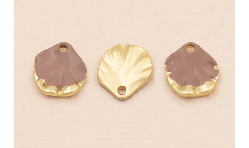 Concha estriada de 10mm Oro Mate y Morado / Cuentas Metálicas de Latón / Zamak