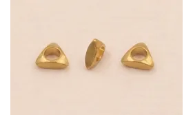 Entrepieza triangular 2*1mm Latón pulido / Cuentas Metálicas de Latón / Zamak