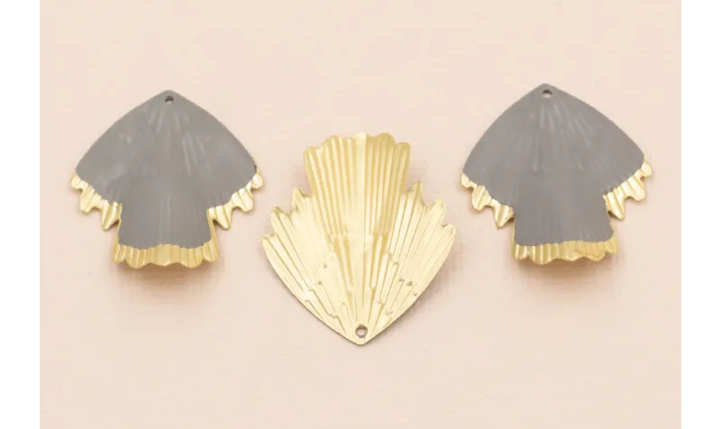 Colgante Hoja 30*25mm Oro Mate Gris Mate / Cuentas Metálicas de Latón / Zamak
