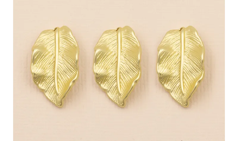 Colgante Hoja 25*13mm Oro Mate / Cuentas Metálicas de Latón / Zamak