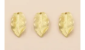 Colgante Hoja 16*8mm Oro Mate / Cuentas Metálicas de Latón / Zamak
