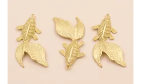 Colgante Pez 45*25mm Oro Mate / Cuentas Metálicas de Latón / Zamak