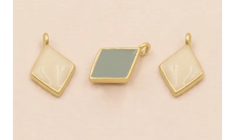 Colgante rombo 8*6 esmalte Blanco y Gris / Cuentas Metálicas de Latón / Zamak