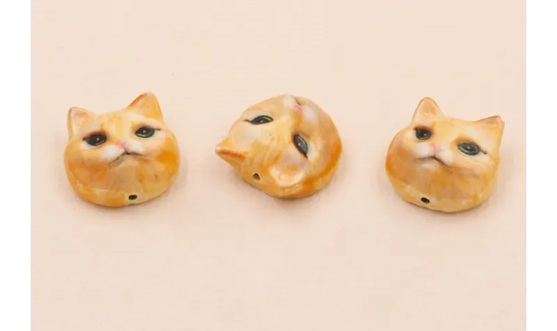 Entrepieza Cabeza Gato Beige 13*13*8mm Esmaltada