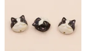 Entrepieza Cabeza Gato Blanco y Negro  13*13*8mm / Cuentas Metálicas de Latón / Zamak