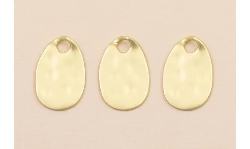 Colgante Chapa Martilleada 30*18mm Oro Mate / Cuentas Metálicas de Latón / Zamak