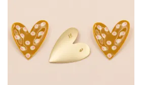 Colgante Corazón 35*30 Marrón Blanco y Rosas / Cuentas Metálicas de Latón / Zamak