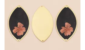 Ovalo 60*33  Oro Mate Flor Rosa Fondo Negro / Cuentas Metálicas de Latón / Zamak