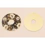 Disco 60mm  Oro Mate Rosas Blancas Fondo Negro / Cuentas Metálicas de Latón / Zamak
