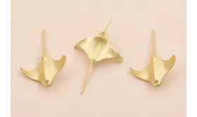 Broche Mata Raya 44*33mm Oro Mate / Broches de Latón / Zamak