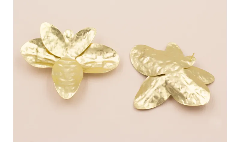 Pendiente Flor martilleada 85*67mm Oro Mate / Base Pendientes
