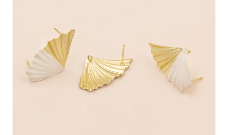 Perno doble triangulo plisado 30*15 Blanco Mate / Base Pendientes 