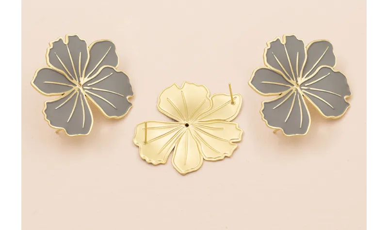 Pendiente Flor 45*40 2 pernos Oro Mate y Gris / Base Pendientes 