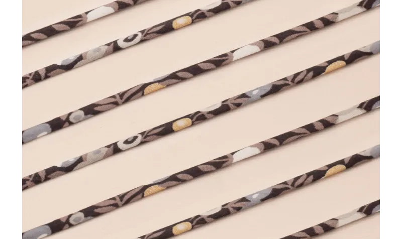 Lazo Liberty 4mm Flores Grisáceas / Lazos