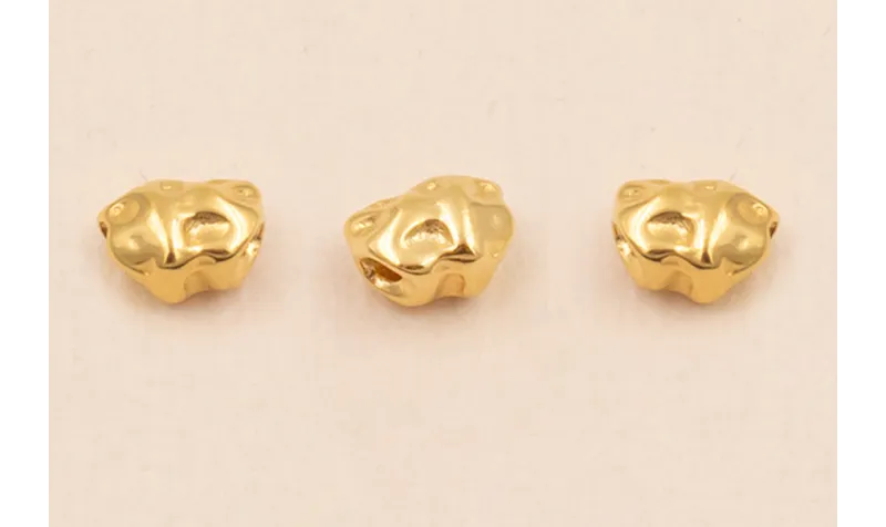 Pieza Irregular 6*5*4mm  Baño Oro 18K 3Micras