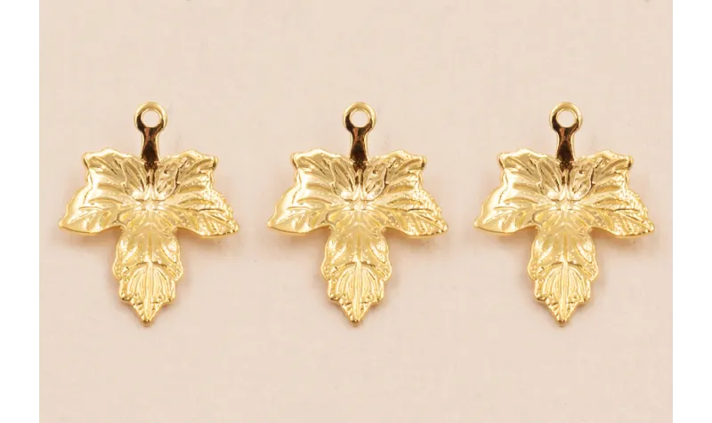 Colgante Hoja 13*12mm Baño Oro 18K 3 Micras