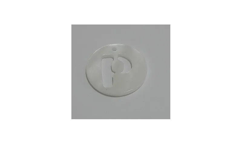 Letra calada 15mm Nacar P /Cuentas de  Nacar