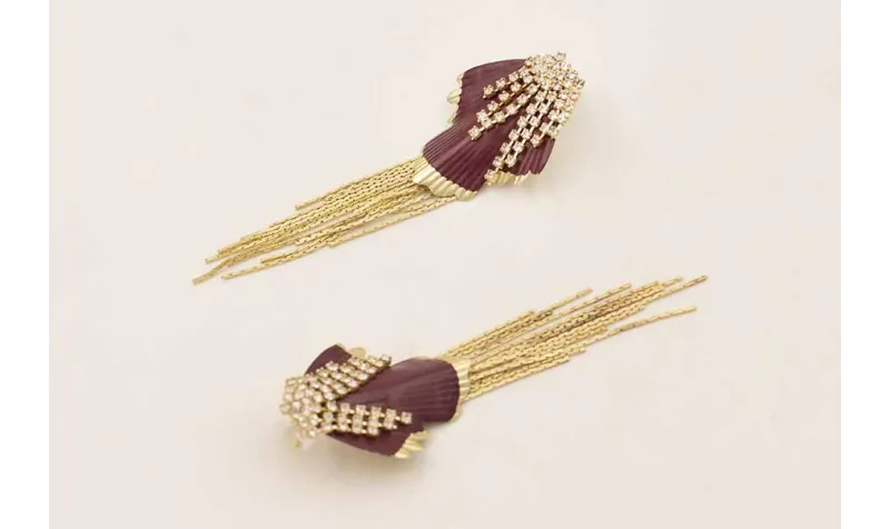 Pendientes perno ancho de strass con hoja esmaltad