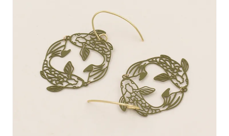 Pendientes perno de gancho sencillo con peces dobl
