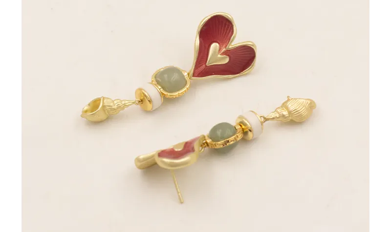 Pendientes perno corazón granate, bolas pasantes d