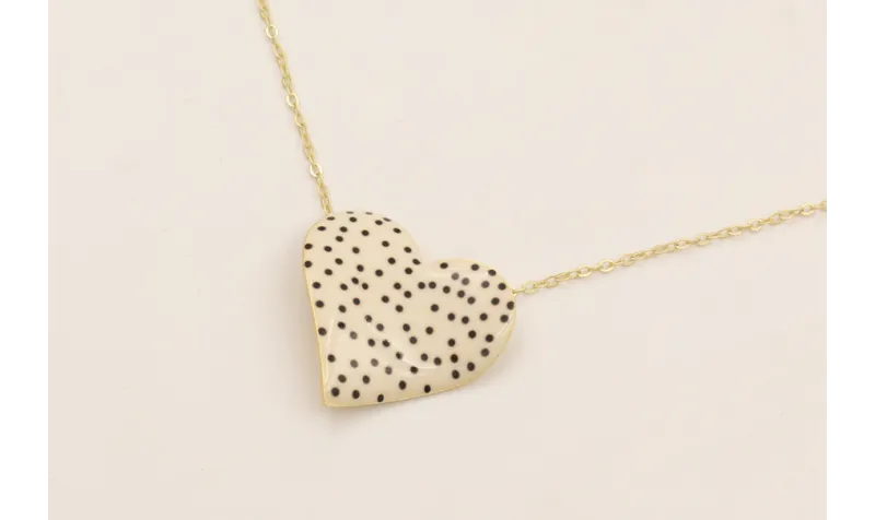 Collar cadena de eslabón pequeño con colgante de c