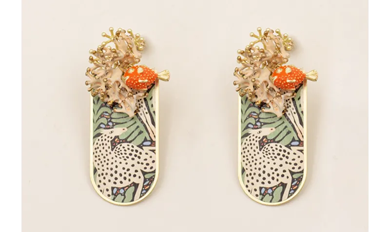 Pendientes perno estrellas coral, coral beige, pez