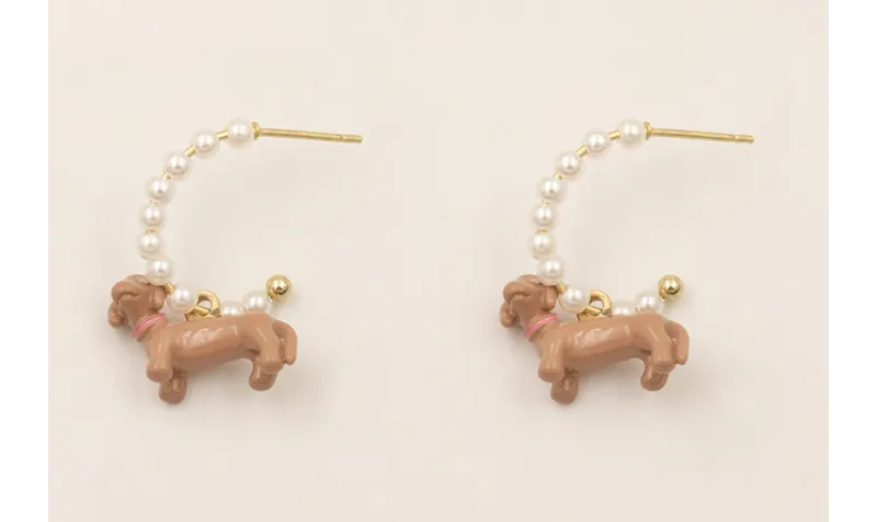 Pendientes perno de aro con perlitas y perros marr