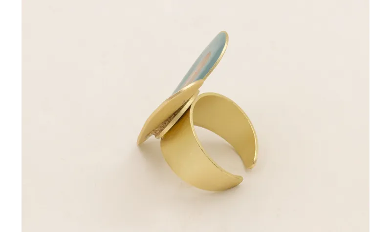 Anillo ajustable con corazón azul y marrón