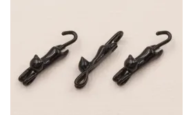 Coltante Gato 20*4mm Esmalte Negro / Cuentas Metálicas de Latón / Zamak