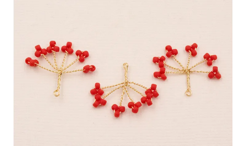 Cuenta Ramillete 6 pétalos 20*15mm Rojo / Cuentas Metálicas de Latón / Zamak