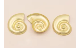 Caracola  con Anilla de 46*35mm Oro Mate / Cuentas Metálicas de Latón / Zamak