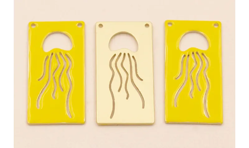 Rectangulo Calado Medusa 30*15mm Amarillo / Cuentas Metálicas de Latón / Zamak