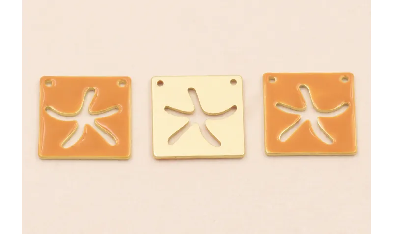 Cuadrado calado EstrellaMar 15*15mm Ocre / Cuentas Metálicas de Latón / Zamak
